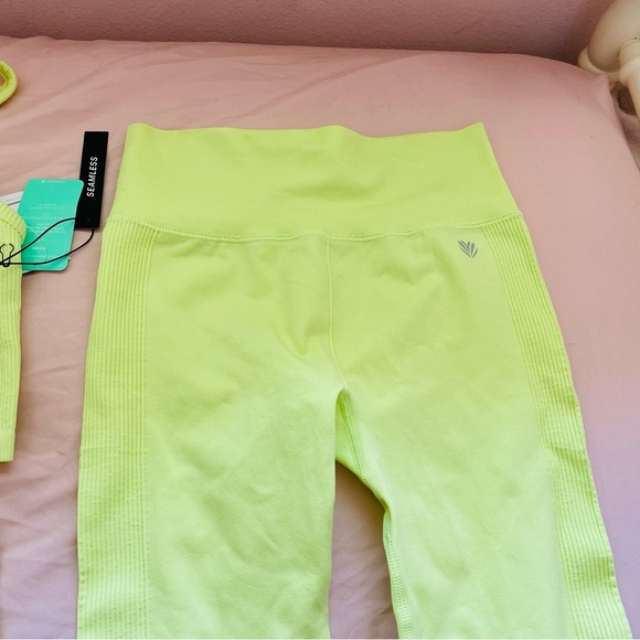 Forever 21 Active Seamless Cropped Cami Biker Shorts Leggings Bundle Set Bright - Picture 13 of 16